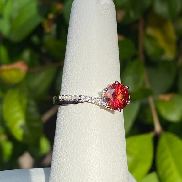 ✨ Dazzling 1ct Rose Red Moissanite Ring in Sterling Silver 🌹 - Picture 3 of 10